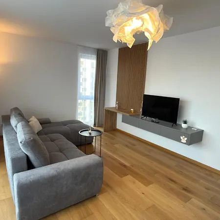 Alpinor Urban Plaza Apartment *