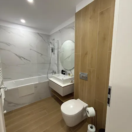 Alpinor Urban Plaza Apartment